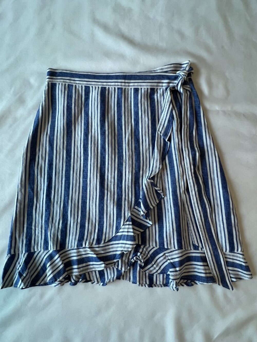 Nautical Coastal LOFT Skirt Sz 4 Blue Striped Linen Blend Wrap Ruffle Mini Skirt